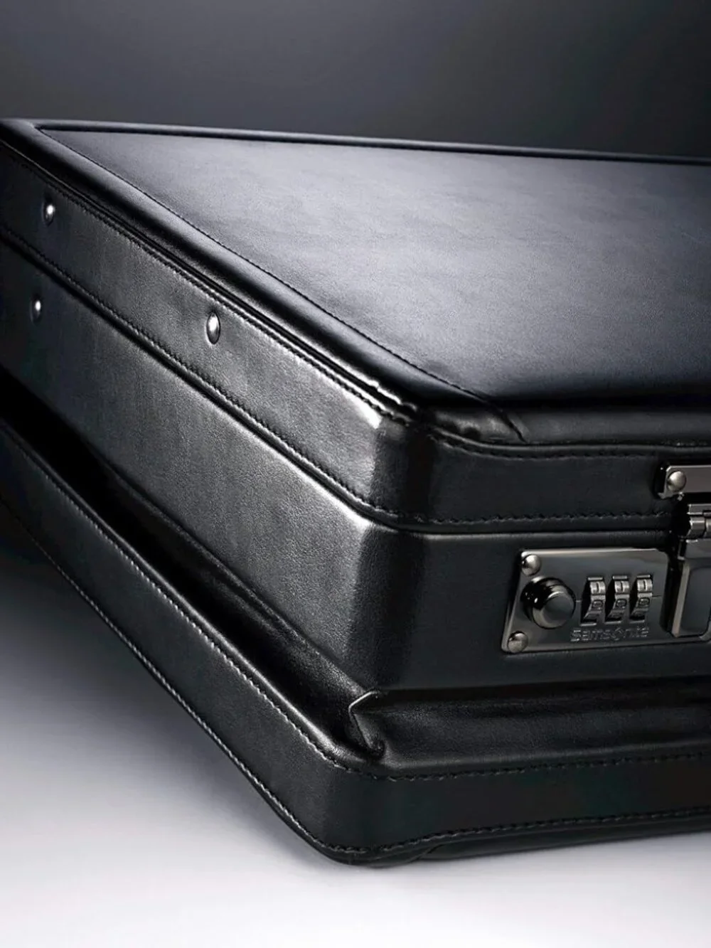 Samsonite Expandable Leather Attache Briefcase Black NIB Combination Locks